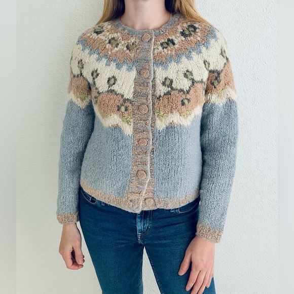 cutest ever vintage hand knit cardigan sweater size small excellent condition - Picture 1 of 7